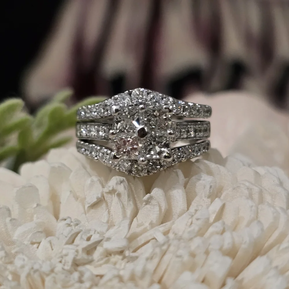 Diamond Ring Set - Picture 1 of 12